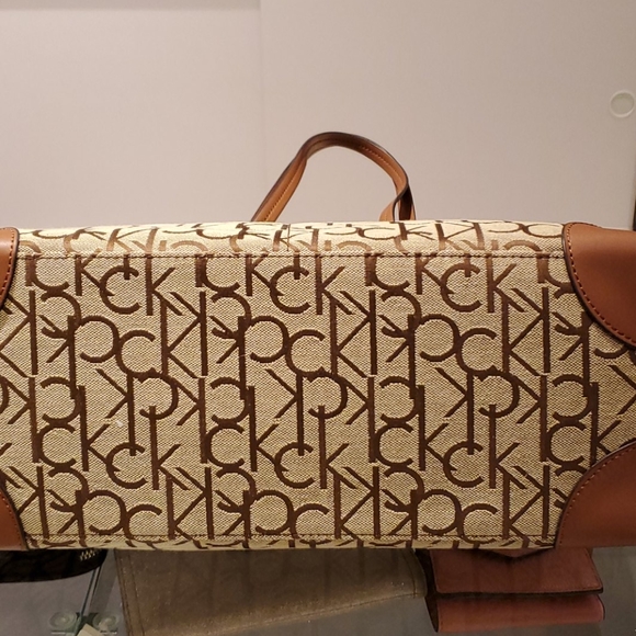 SOLD! Calvin Klein Teodora Jacquard Signature Tote - Picture 9 of 9